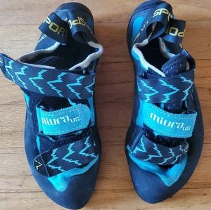 La Sportiva Miura 38.5 climbing shoe